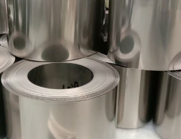 Фольга титановая ВТ6 0,03 мм ОСТ 1.90145-74 фото