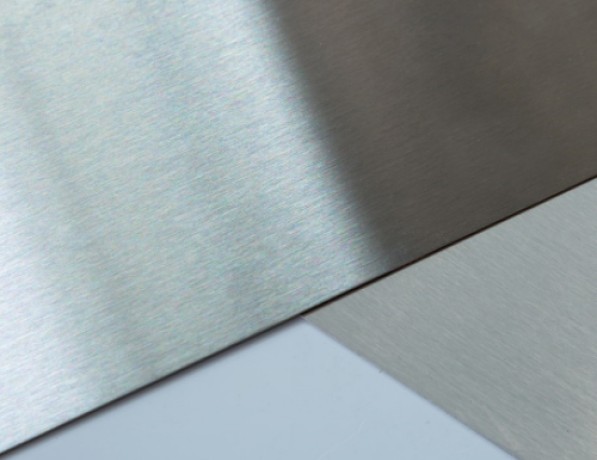 Лист нержавеющий 4N+PE шлифованный с защитной пленкой х/к AISI 304 3 мм ASTM A240 фото