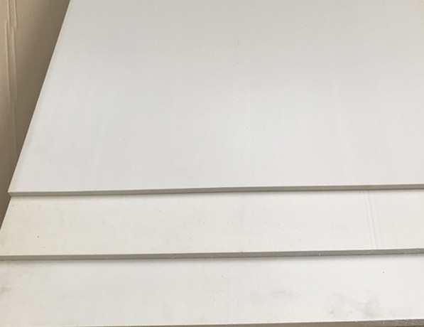 Полиэфирэфиркетон листовой PEEK 15х620х1000 мм ГОСТ 33366.1-2015 фото