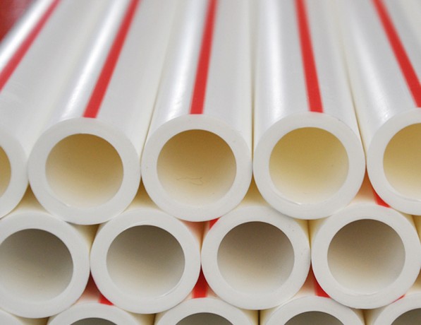 Полипропиленовая труба белая PP-B PN16 180 мм ГОСТ 32415-2013 фото